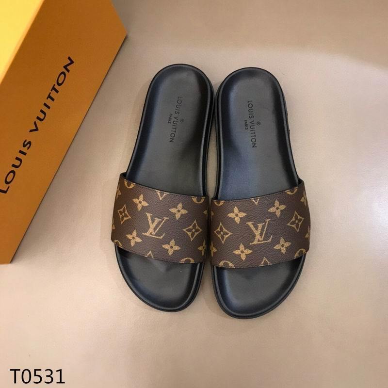 LV Women's Slippers 438